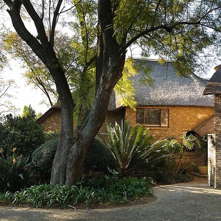 50 On Shepherd Boutique Guest House Sandton Exteriör bild