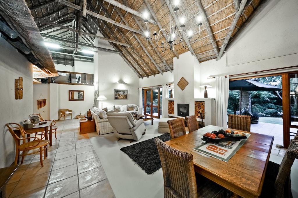 50 On Shepherd Boutique Guest House Sandton Exteriör bild