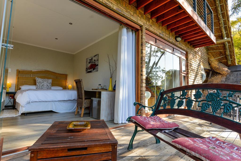 50 On Shepherd Boutique Guest House Sandton Exteriör bild