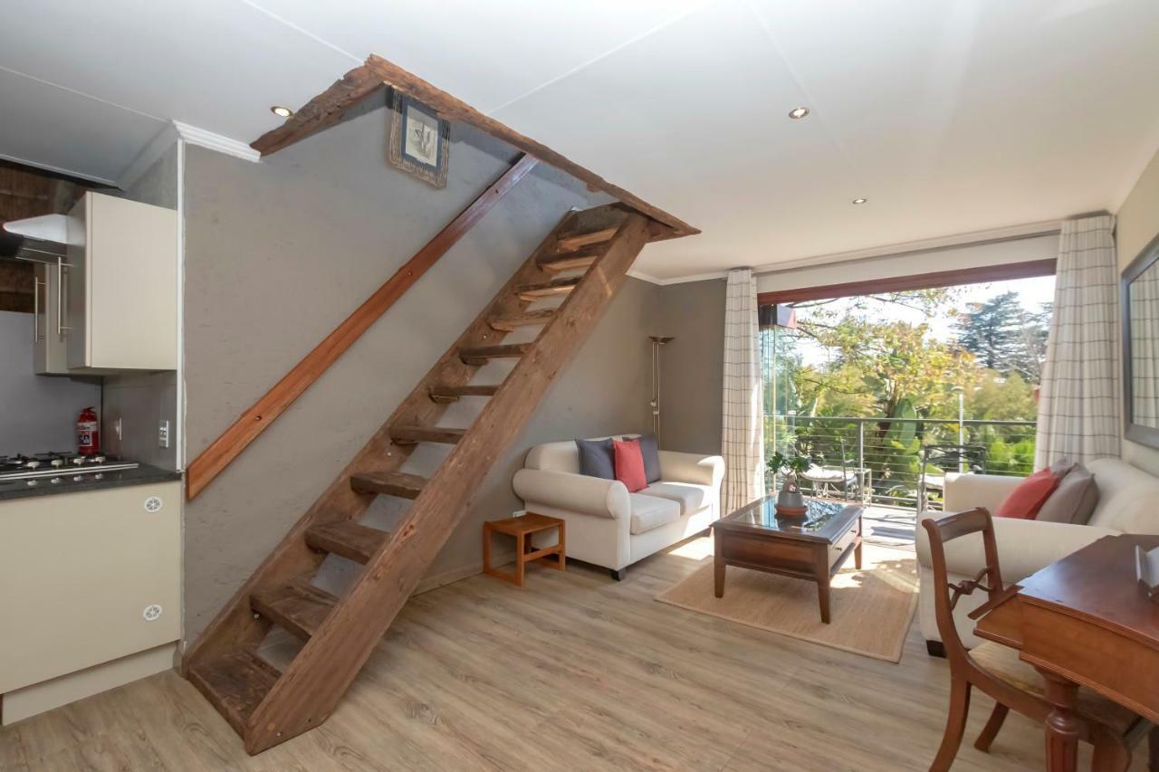 50 On Shepherd Boutique Guest House Sandton Exteriör bild