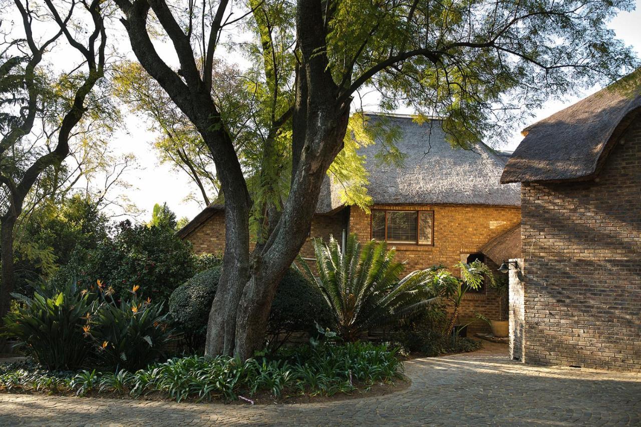 50 On Shepherd Boutique Guest House Sandton Exteriör bild